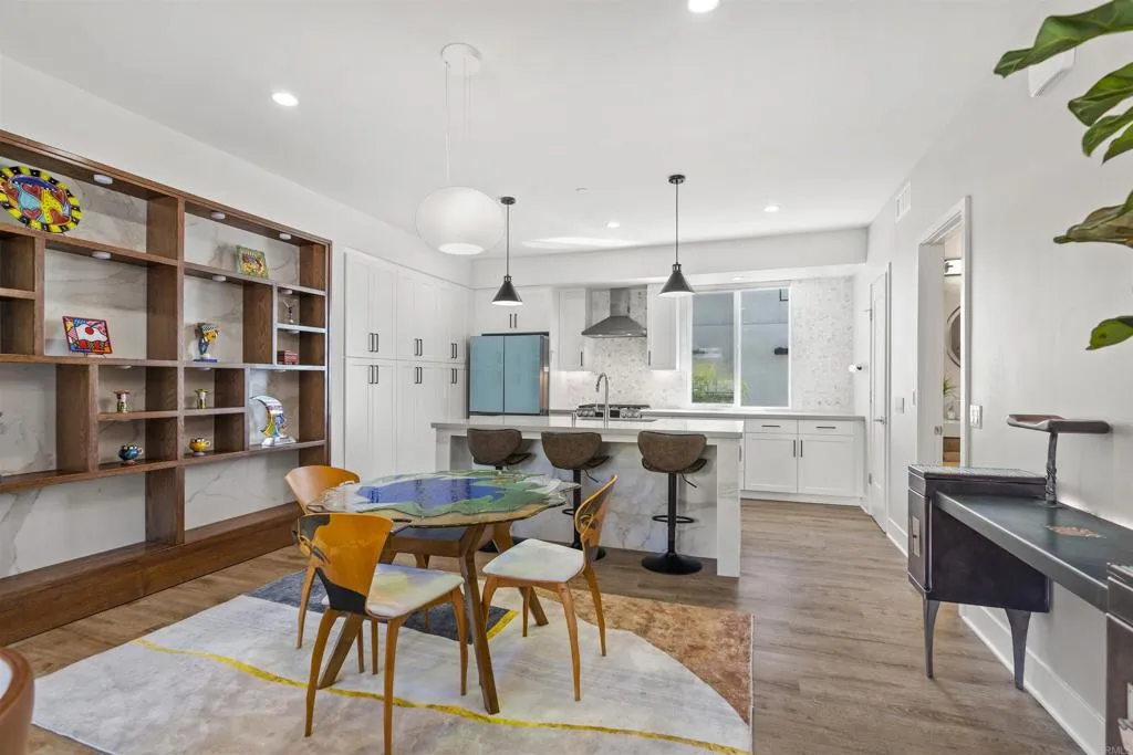 https://cdn.realtyfeed.com/cdn/127/307060602/1affd7ff4e982c40c1e82457d0d9f3e2.webp