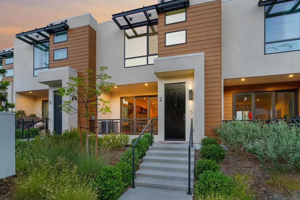 https://cdn.realtyfeed.com/cdn/127/307060602/3499fb3cfe18d37d3c50d823d0440b34.webp