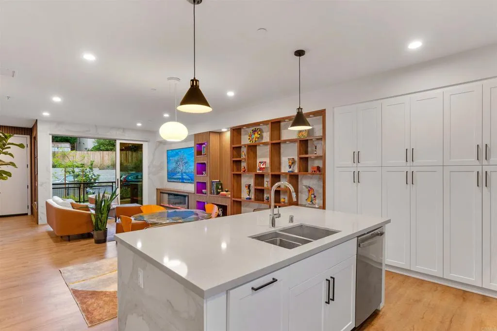 https://cdn.realtyfeed.com/cdn/127/307060602/452ee2e5205a6de2951085f7569e3f0d.webp