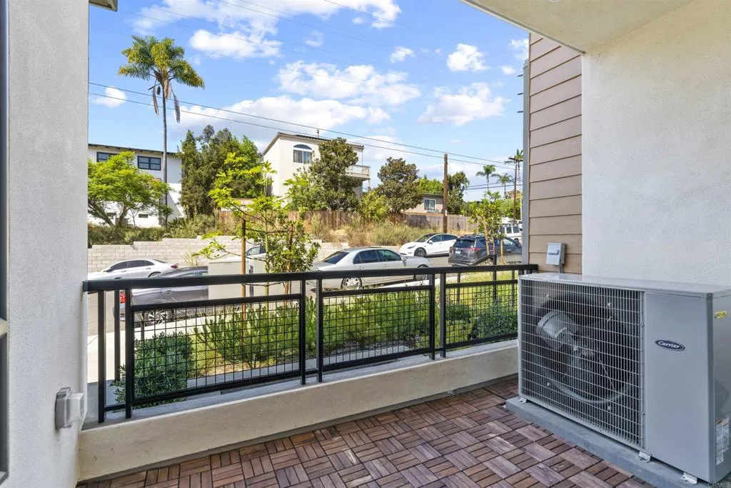 https://cdn.realtyfeed.com/cdn/127/307060602/68b7bb7b843b0272fea95a3bc452e725.webp