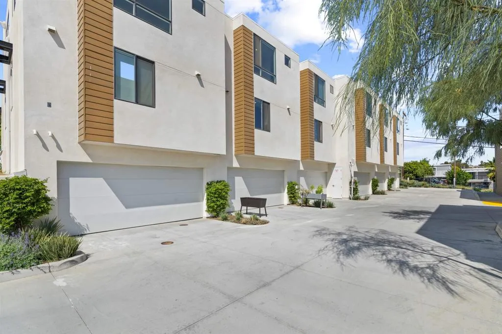 https://cdn.realtyfeed.com/cdn/127/307060602/c770363d114715d88921e8a33a16437c.webp