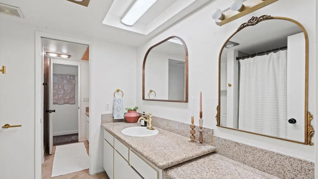https://cdn.realtyfeed.com/cdn/127/307060766/b14f793f6af135087edef5e5791cf1f0.webp