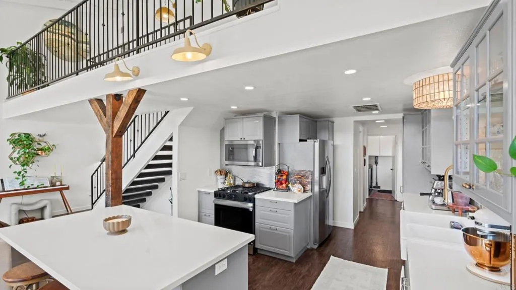 https://cdn.realtyfeed.com/cdn/127/307060766/c65e90a837a9ea30394e783ebc75e493.webp
