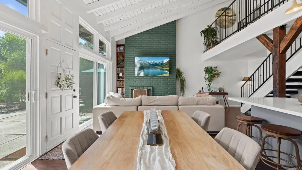 https://cdn.realtyfeed.com/cdn/127/307060766/da87386a7db6453623a0f56aecce2af7.webp