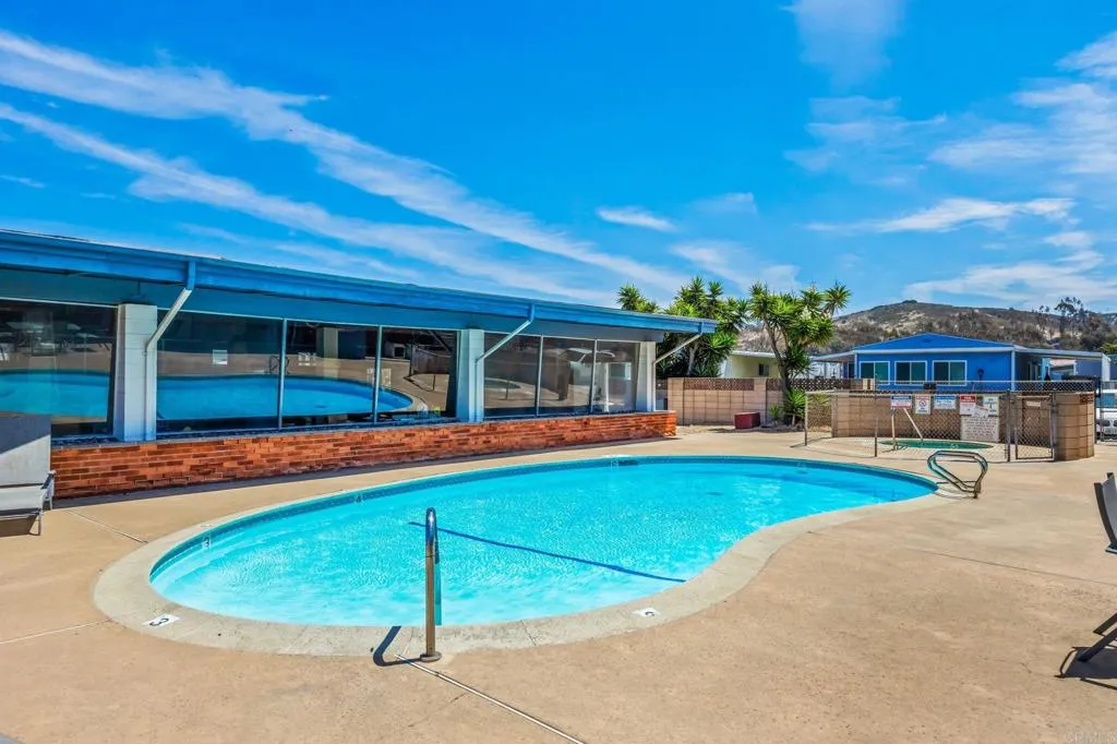 https://cdn.realtyfeed.com/cdn/127/307060883/949f02919edb7efdf5ead55cde0c1ea5.webp