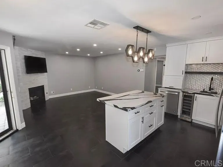 https://cdn.realtyfeed.com/cdn/127/307060884/44e0256d2ed5064a5afd0a64273225bc.webp