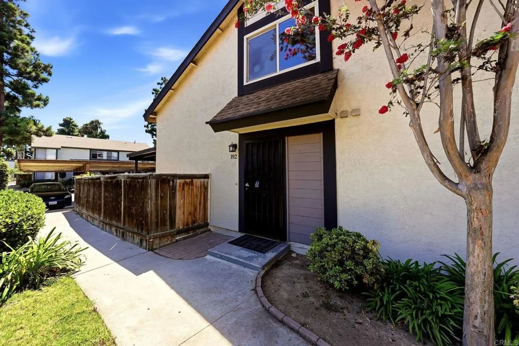 https://cdn.realtyfeed.com/cdn/127/307060907/735ef29974eecb7844d581eb61ee9677.webp