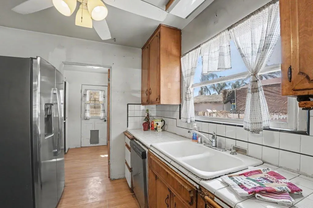 https://cdn.realtyfeed.com/cdn/127/307060909/00066bf6ece566eb1129e6a90f4ab7b9.webp