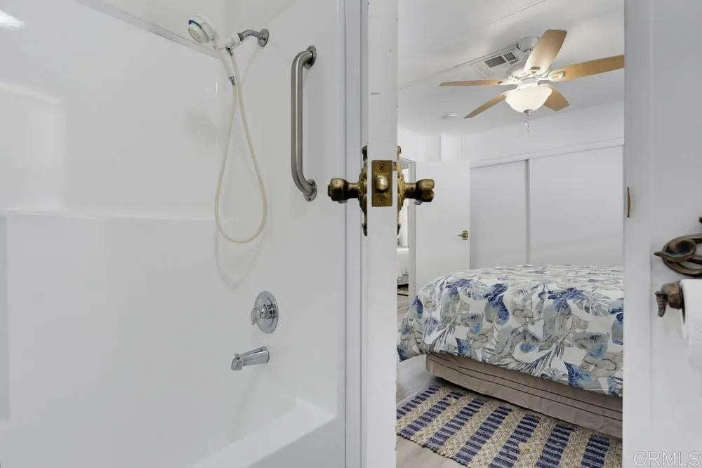 https://cdn.realtyfeed.com/cdn/127/307060928/4a0725b95538c42a2d8f86c1280164bc.webp