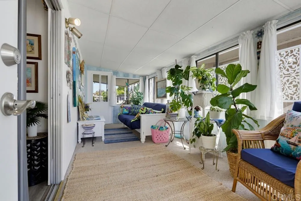 https://cdn.realtyfeed.com/cdn/127/307060928/a1b6d5f730c45f6395f749551ab5f728.webp