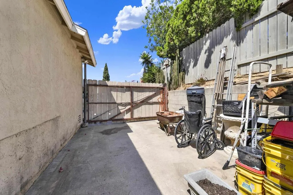 https://cdn.realtyfeed.com/cdn/127/307060991/a6bfc7f1ee1390d9ae4e66dbbd2e3100.webp