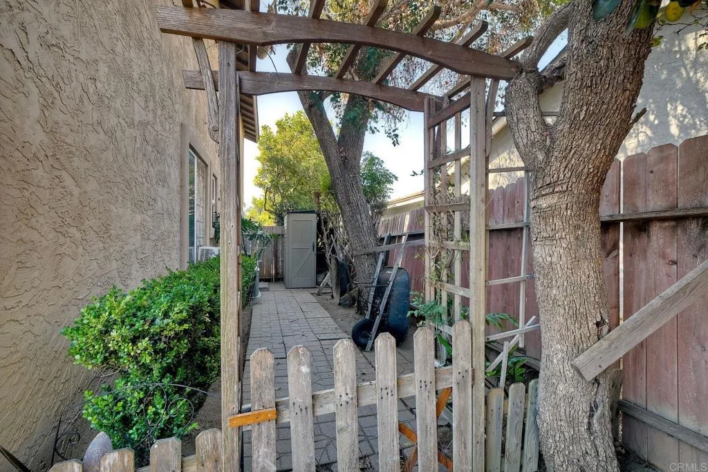 https://cdn.realtyfeed.com/cdn/127/307061024/461d0cd34cb687072a7b1cd57884efec.webp