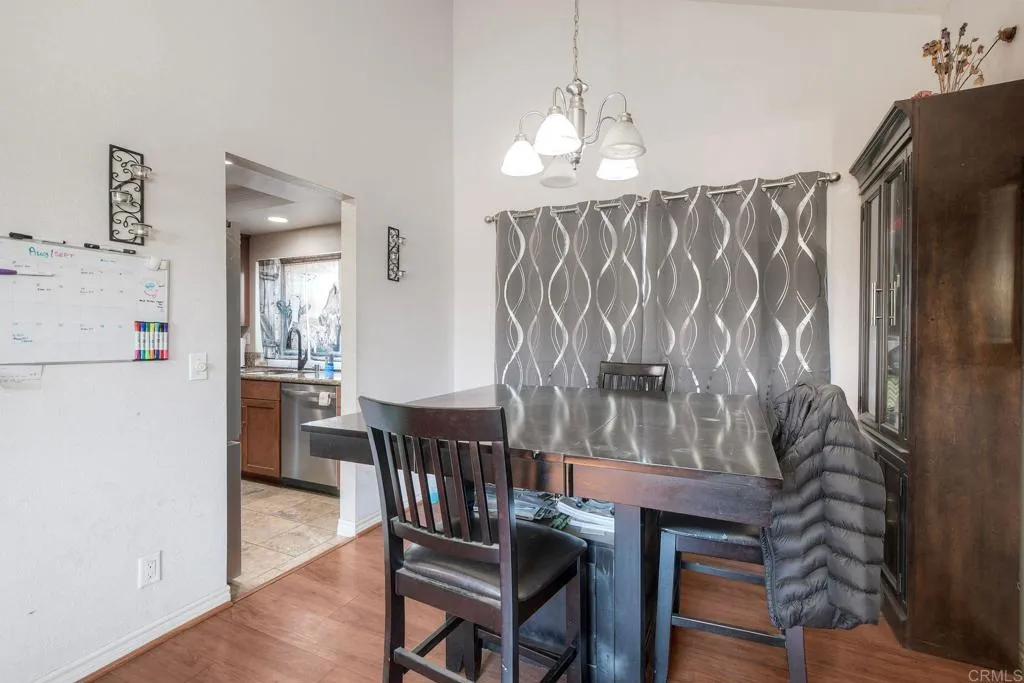 https://cdn.realtyfeed.com/cdn/127/307061024/8fb8793f70728534d954e72bef1b79b8.webp