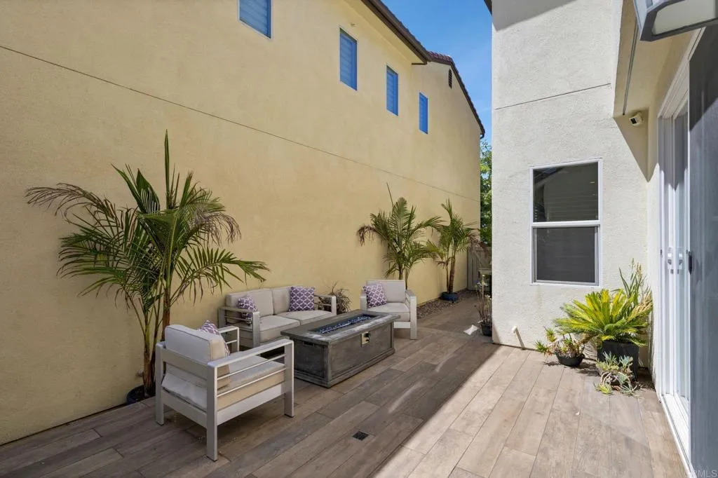 https://cdn.realtyfeed.com/cdn/127/307061059/81db38032636613d719e0fde86af3f10.webp
