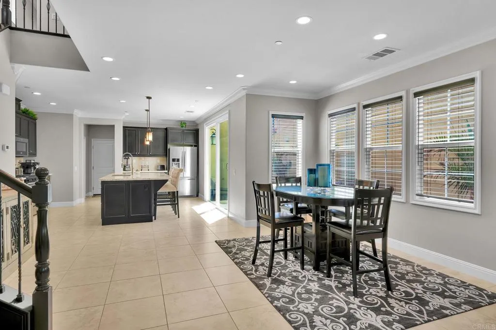 https://cdn.realtyfeed.com/cdn/127/307061059/a9d8a58a1469e7cf25f07af283baafac.webp