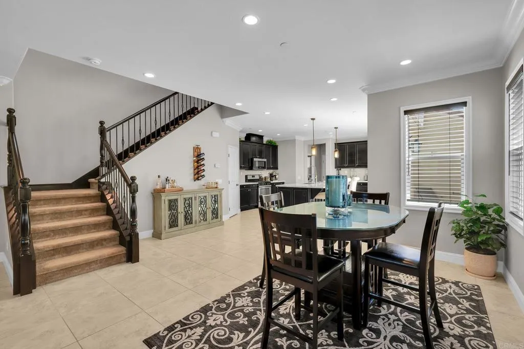 https://cdn.realtyfeed.com/cdn/127/307061059/ceead1101a34cb6790a4f4ecb8fdada9.webp
