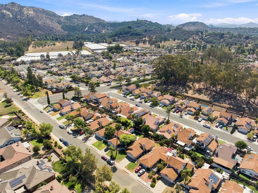https://cdn.realtyfeed.com/cdn/127/307061070/20b53b80c1917ee1b6ab9b9b83a5e00b.webp
