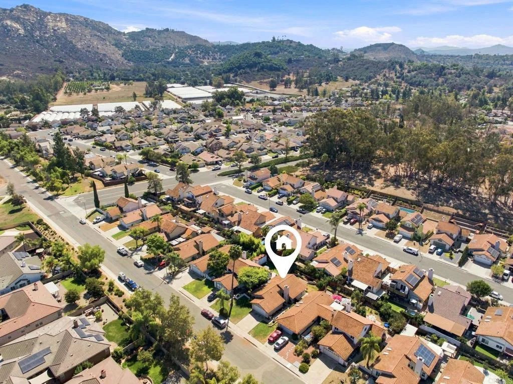 https://cdn.realtyfeed.com/cdn/127/307061070/6ea73f15debdf479733fab9a3f77c61d.webp