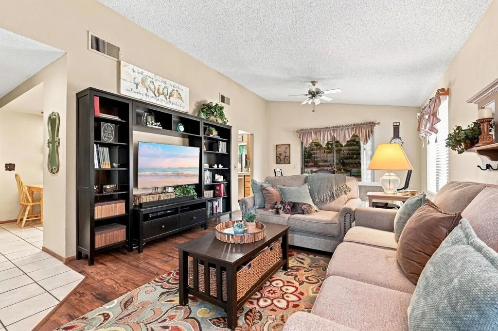 https://cdn.realtyfeed.com/cdn/127/307061070/d4c7460107e95427b37b4e7eab08fc60.webp