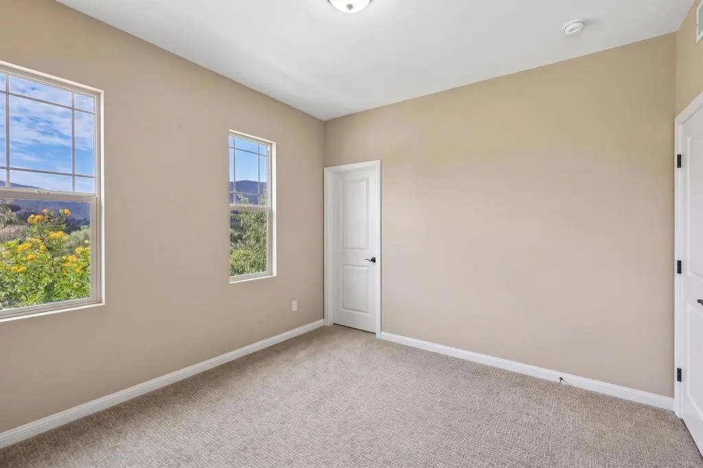 https://cdn.realtyfeed.com/cdn/127/307061073/69f080a83a73babb57f98d309978b28e.webp