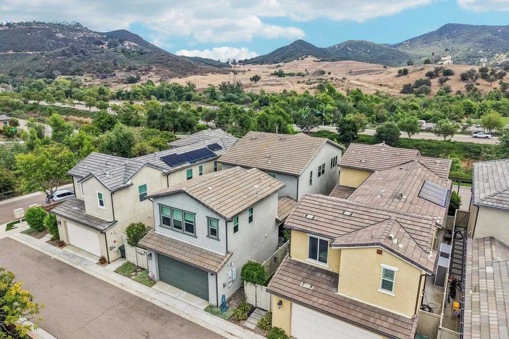 https://cdn.realtyfeed.com/cdn/127/307061073/96a7984e457d5ccfea7c22107607e2b5.webp