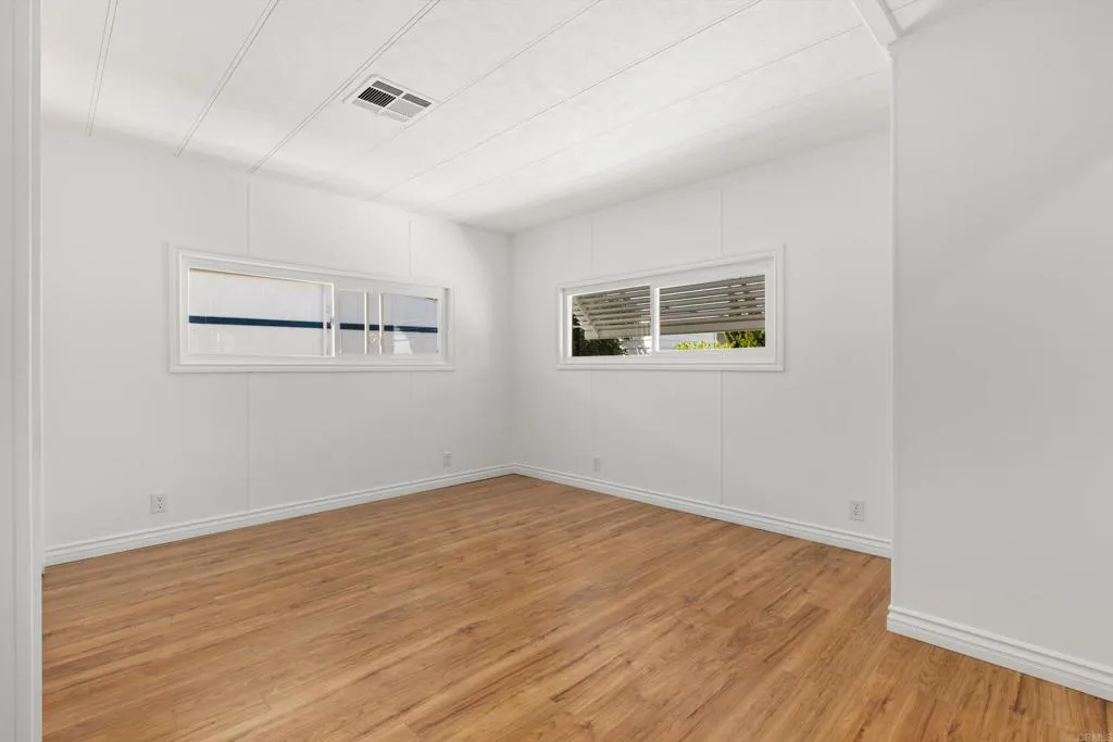 https://cdn.realtyfeed.com/cdn/127/307061100/977e3b73753a8cd4e1a48a90630f295c.webp