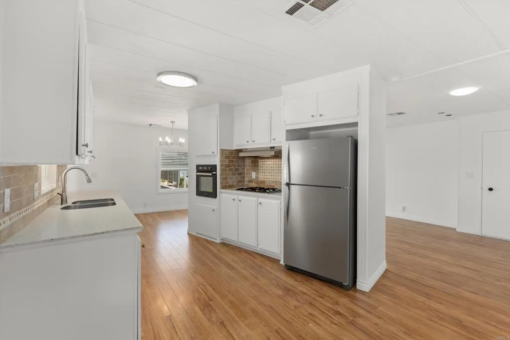 https://cdn.realtyfeed.com/cdn/127/307061100/b960cb3237054fde50d6c13397cf1265.webp