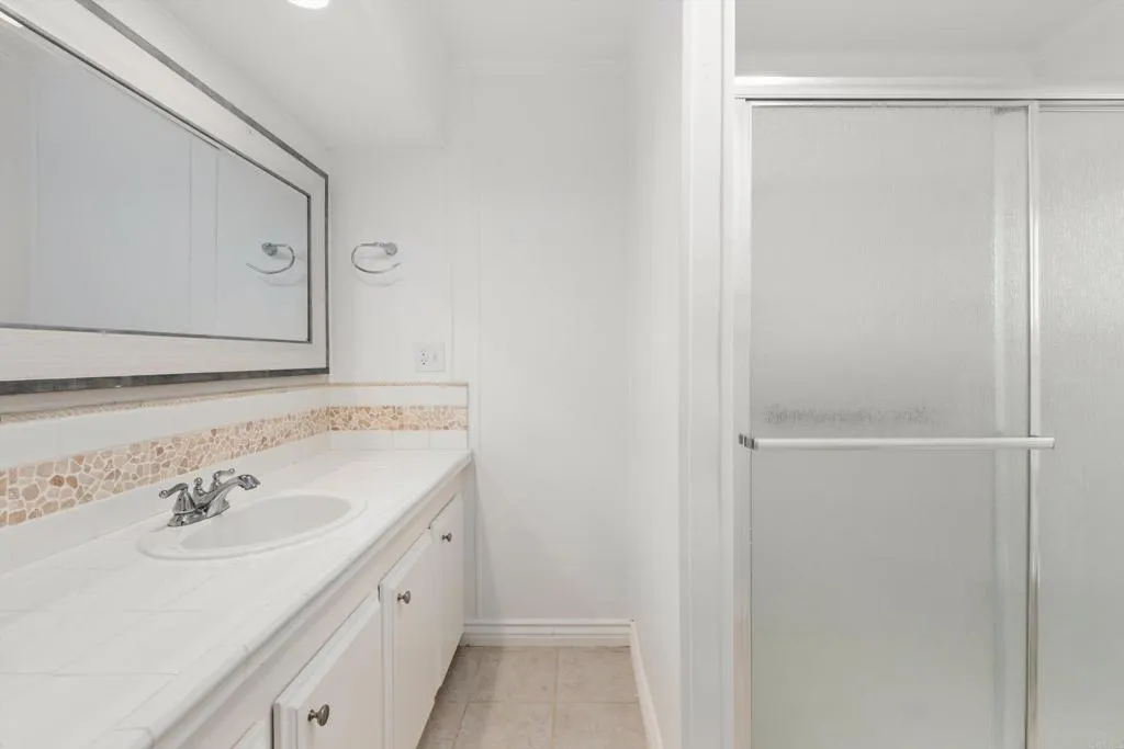 https://cdn.realtyfeed.com/cdn/127/307061100/f978b4e1bf636df59e5de59868dfc07a.webp