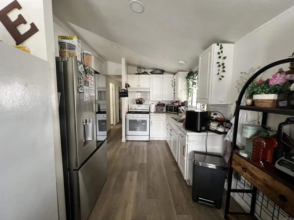 https://cdn.realtyfeed.com/cdn/127/307061102/75dc168732816e971f28a841c3022611.webp