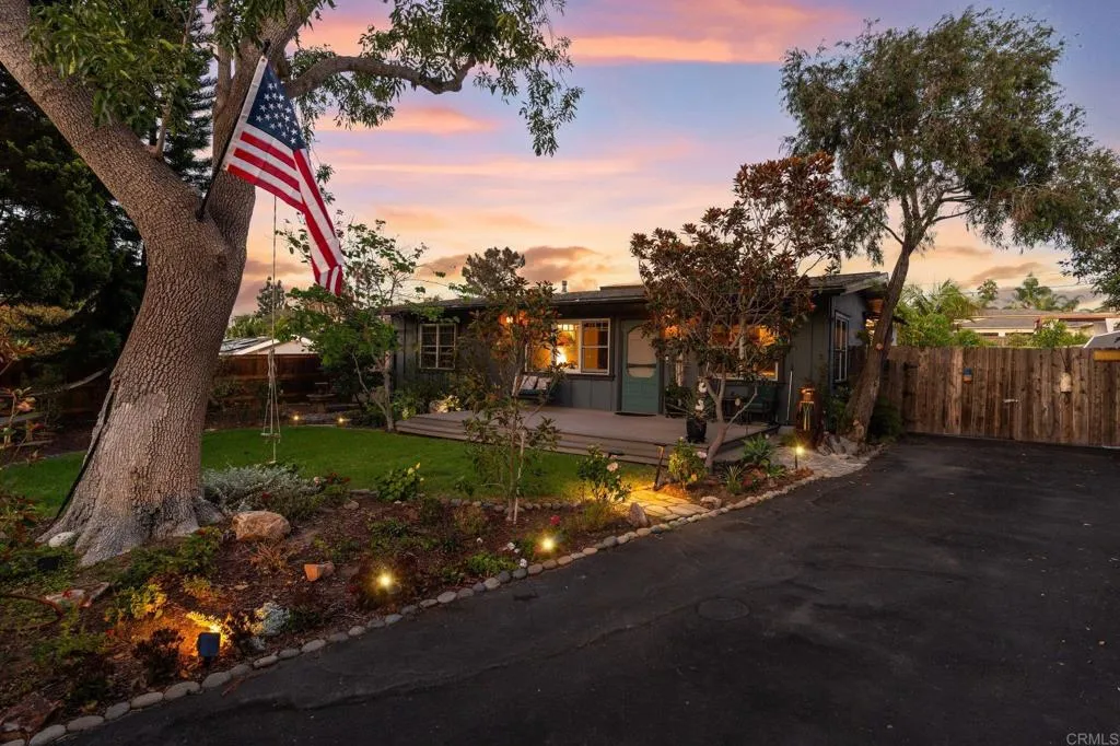 939 Ocean View Avenue, Encinitas, CA 92024 - Main photo, Encinitas, CA