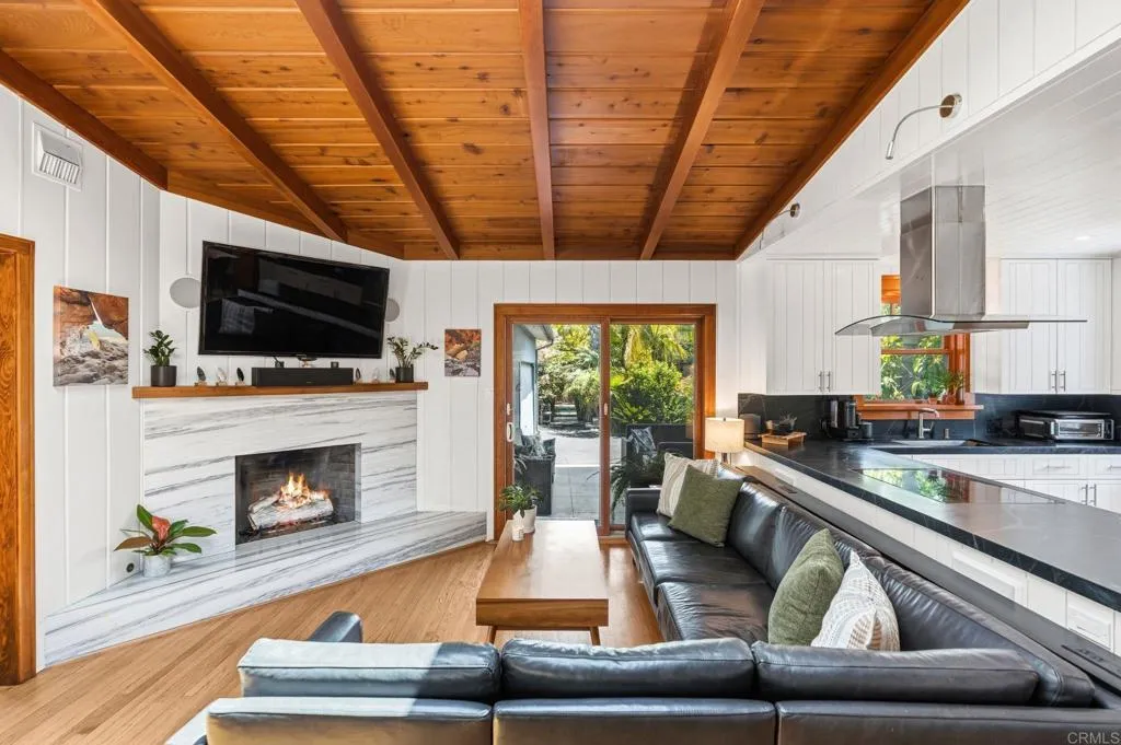 https://cdn.realtyfeed.com/cdn/127/307061158/8eed10bb7d688968b76654eecc6f035d.webp