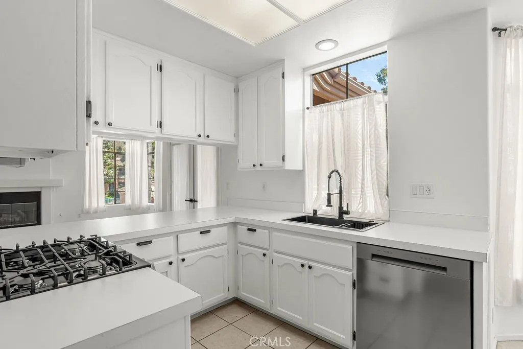 3555 Cameo Drive Unit 63, Oceanside, CA 92056 - Photo 4 of 28, Oceanside, CA