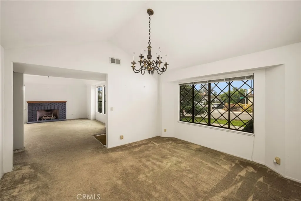 https://cdn.realtyfeed.com/cdn/127/307061325/24f1bb5e6fe3ca84c284cab1456ce146.webp
