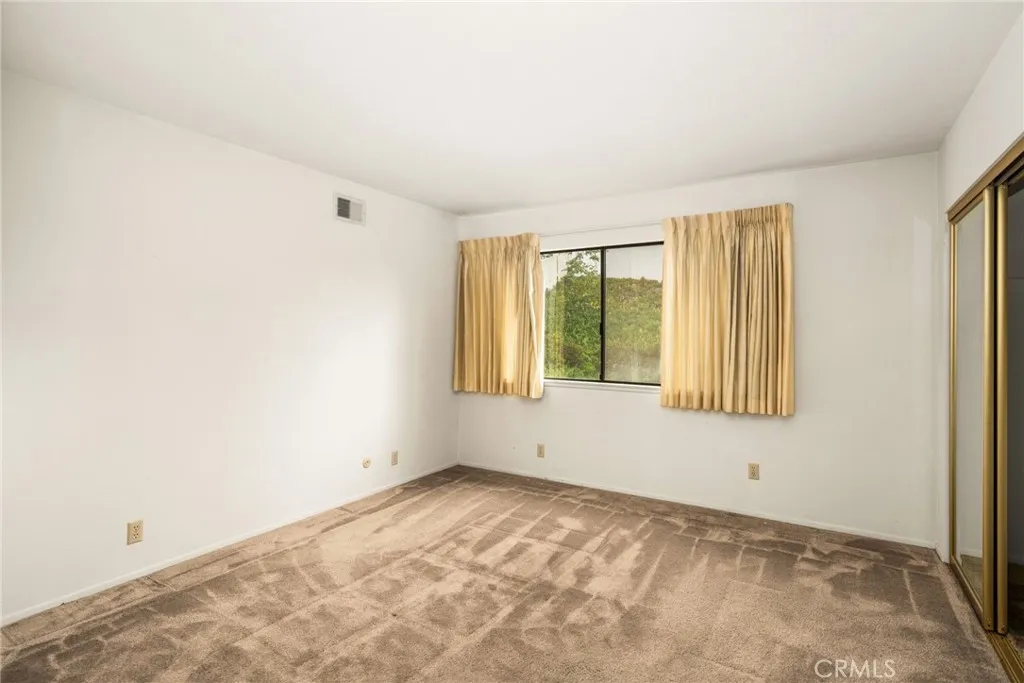 https://cdn.realtyfeed.com/cdn/127/307061325/74b27fbca520ee3b85935105a1f5eea5.webp