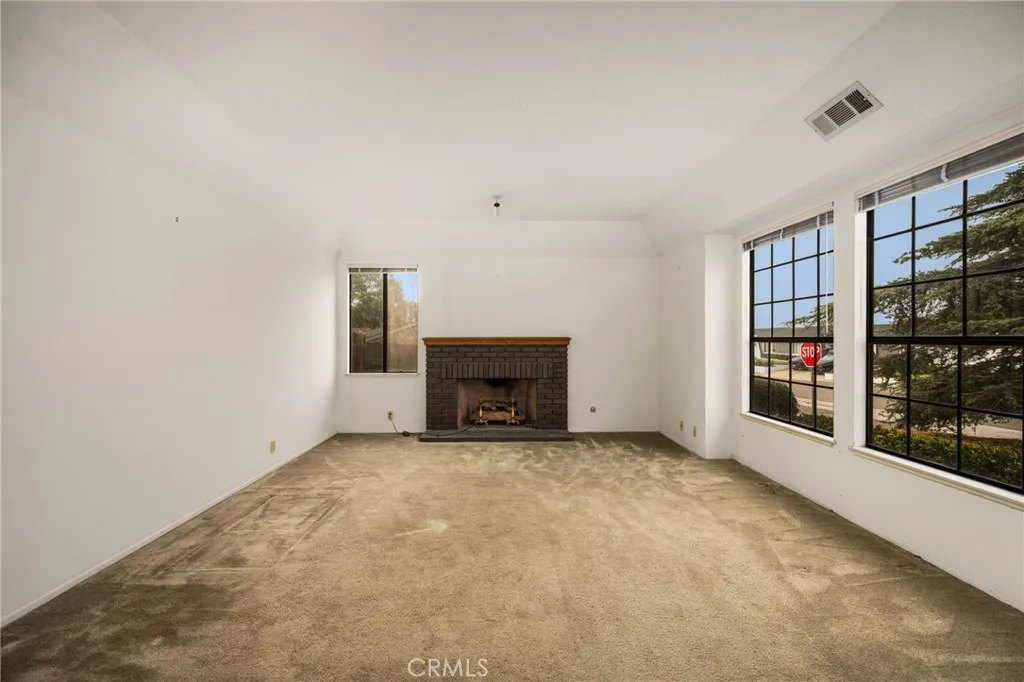https://cdn.realtyfeed.com/cdn/127/307061325/8ec78d19abebe2d881f056f76dba9665.webp