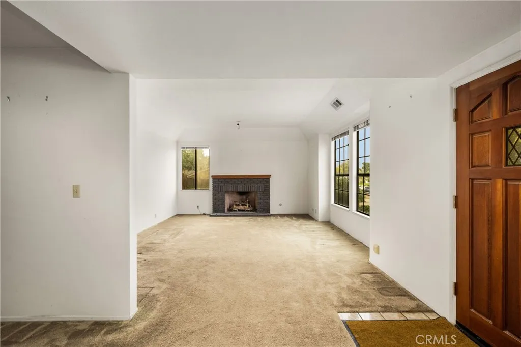 https://cdn.realtyfeed.com/cdn/127/307061325/d692a6300486cb4d701d9886aba1f2c7.webp