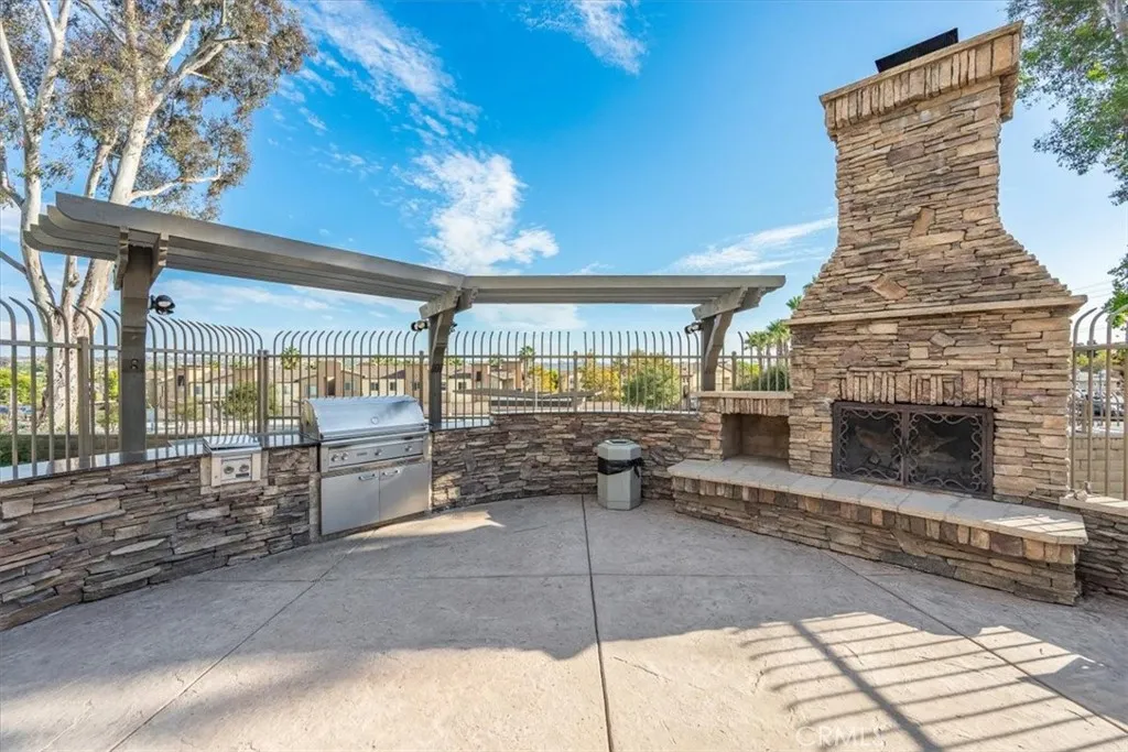 https://cdn.realtyfeed.com/cdn/127/307061332/97e73cf6cce5728382bc53b7ceffcc89.webp