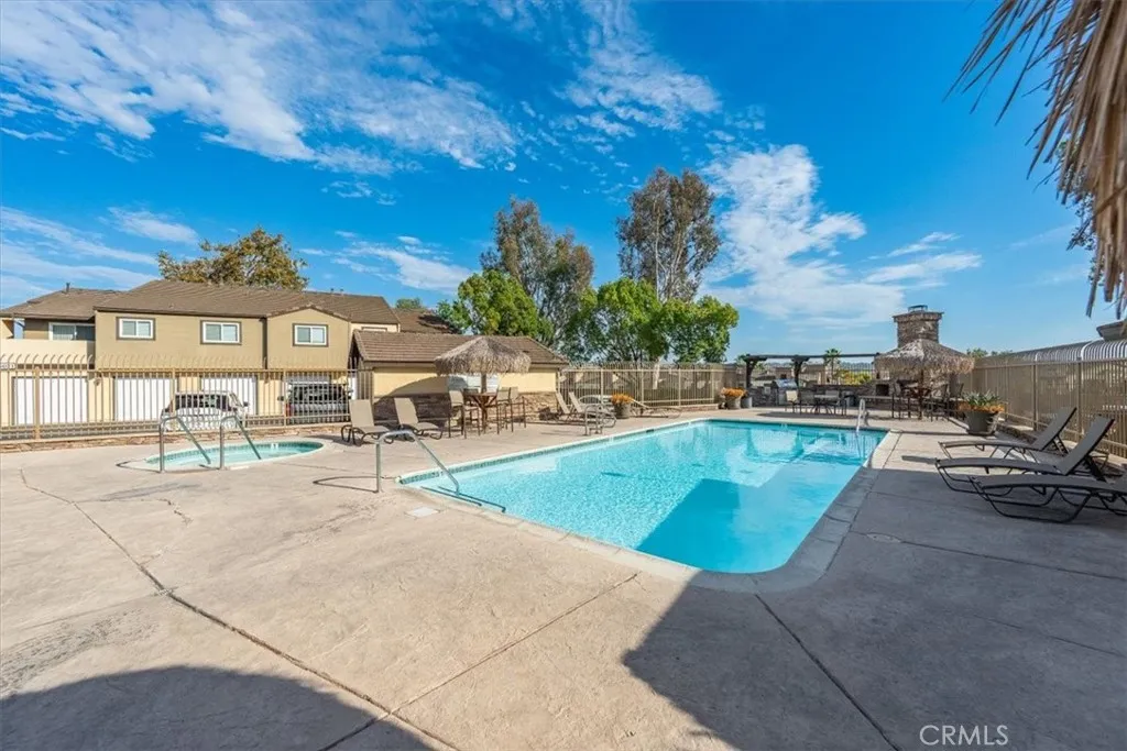 https://cdn.realtyfeed.com/cdn/127/307061332/b8e04b38c827e272e942ec0249f46af6.webp