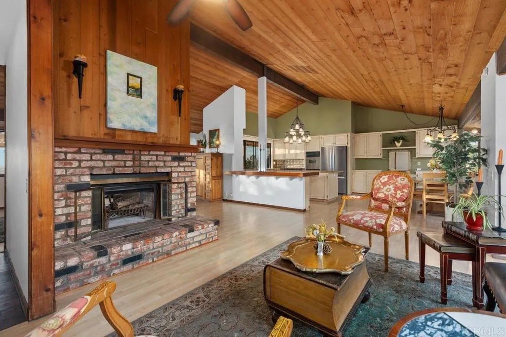 https://cdn.realtyfeed.com/cdn/127/307061336/3bf1cb05bdc576e27fb67b93aee15950.webp