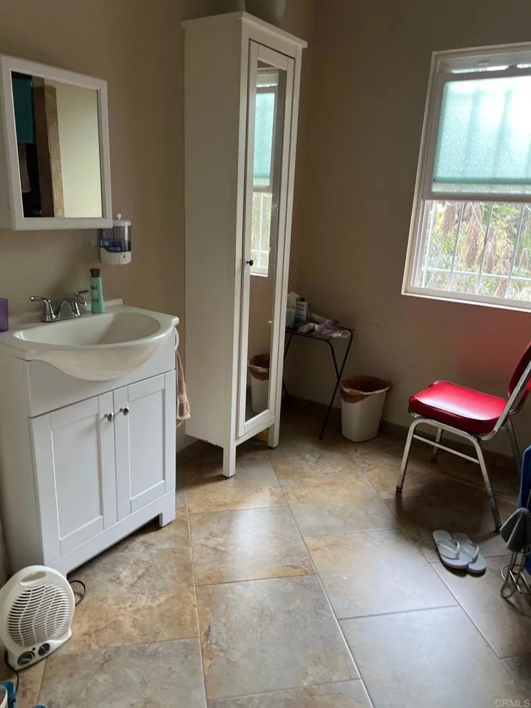 https://cdn.realtyfeed.com/cdn/127/307061385/899ca33b6391422bd7d5c514f11d5578.webp