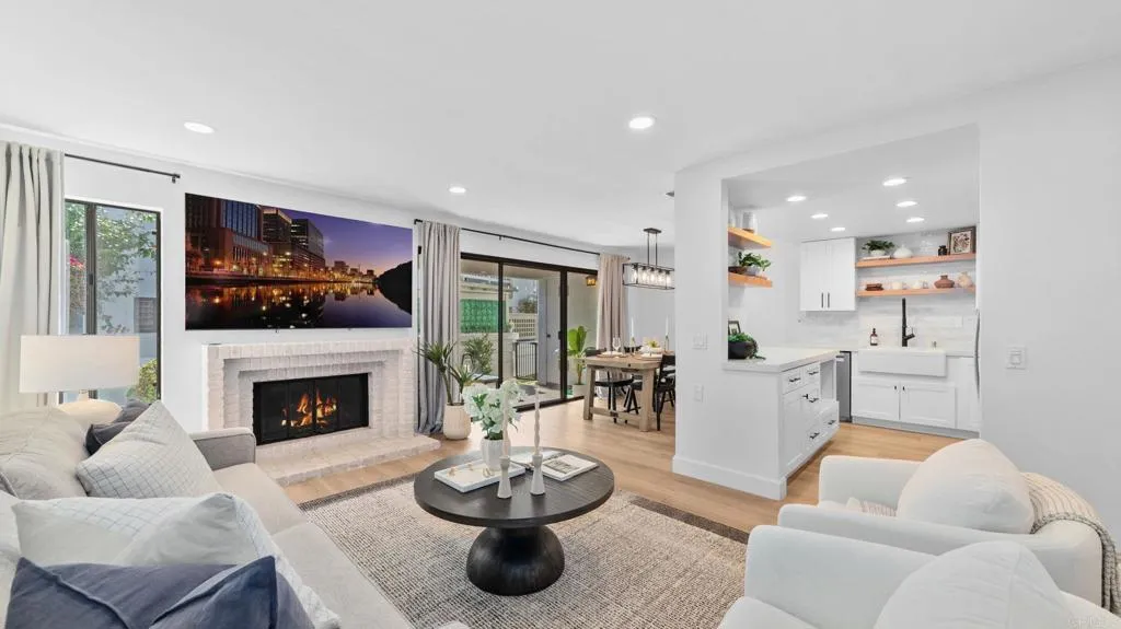532 Via De La Valle F, Solana Beach CA 92075