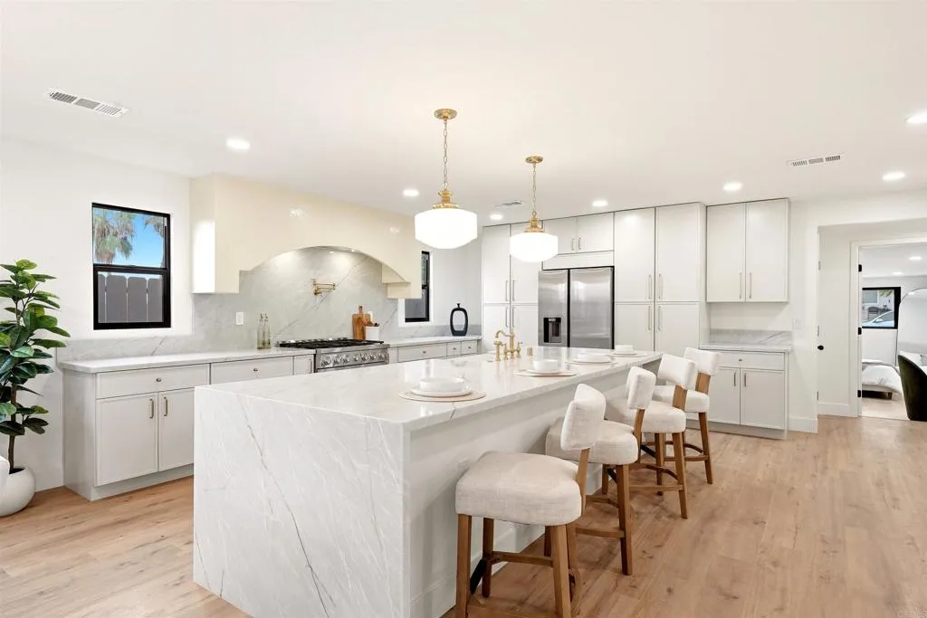 https://cdn.realtyfeed.com/cdn/127/307061440/c82e1c934c9e1851ce3dd6a203dd01ee.webp