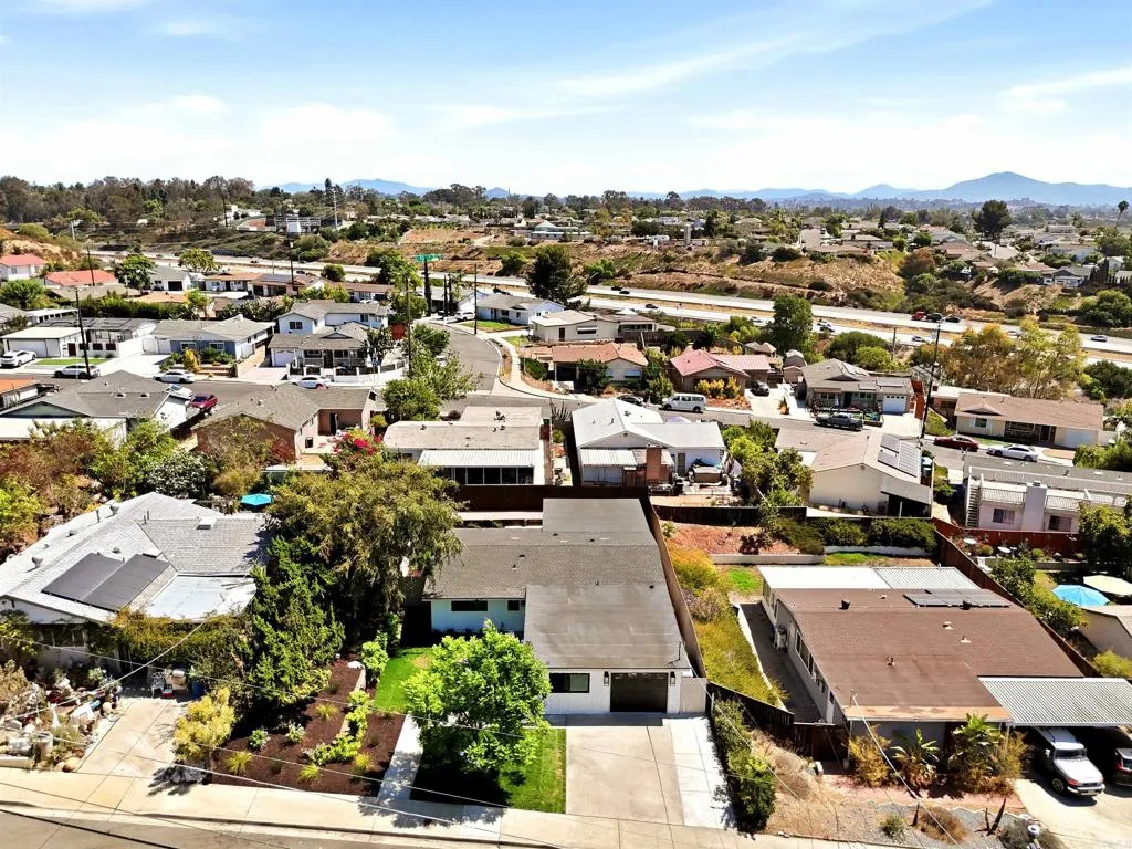 https://cdn.realtyfeed.com/cdn/127/307061440/f48eb2a8794e202624e89e25df6709b2.webp