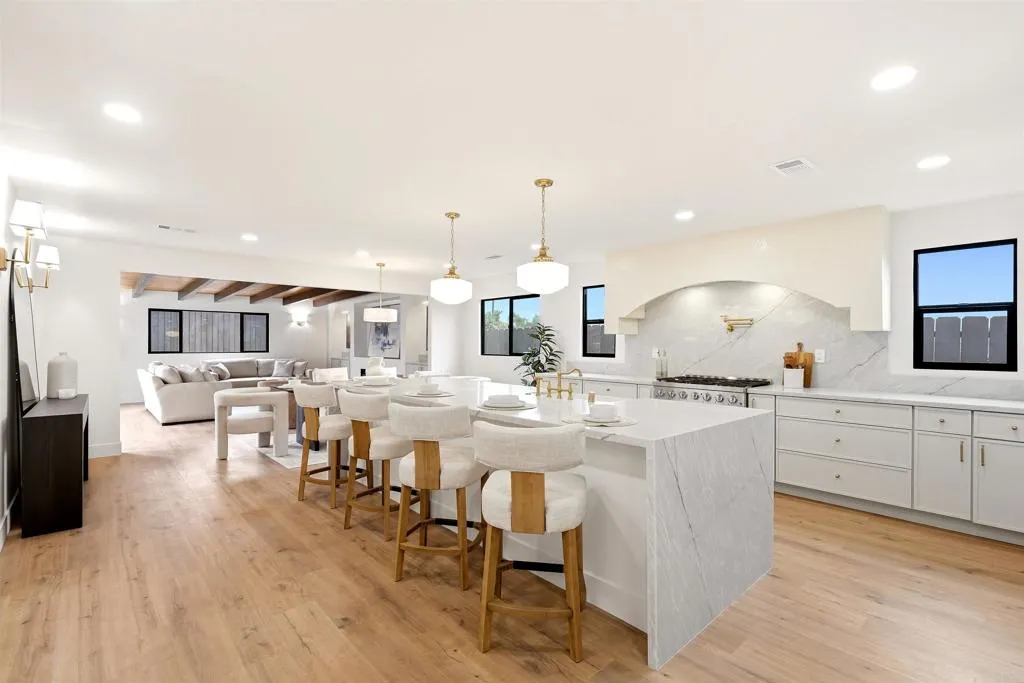 https://cdn.realtyfeed.com/cdn/127/307061440/f55805aeae28e363d9cc8f30ffdabfd5.webp