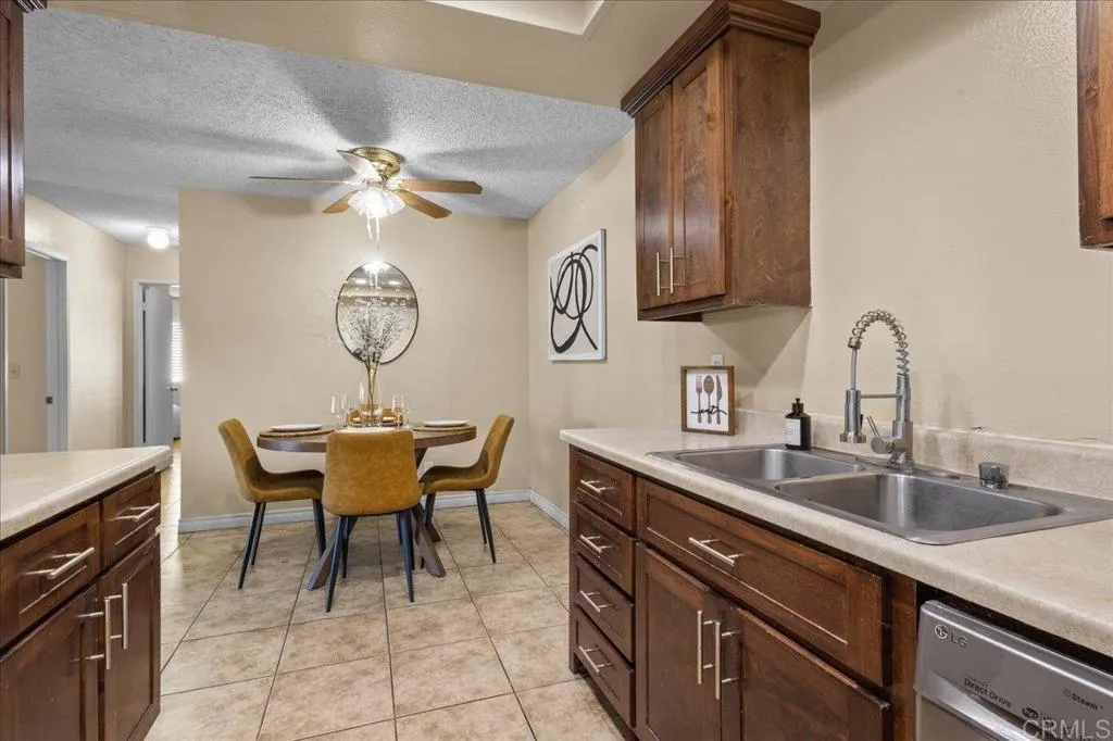 https://cdn.realtyfeed.com/cdn/127/307061514/c05e70e87c40344bfaf2aacdd64eeb97.webp