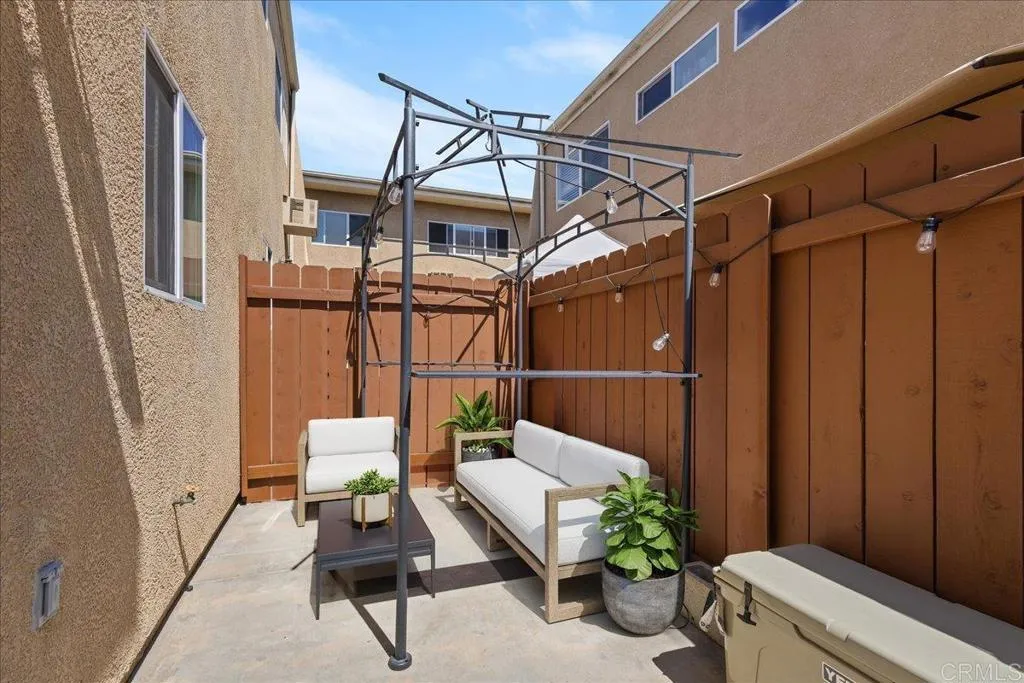 https://cdn.realtyfeed.com/cdn/127/307061521/d9ce922734bba354d8443632e5a524ac.webp