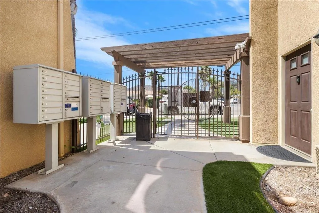 https://cdn.realtyfeed.com/cdn/127/307061521/ed85c9919831f1b557f7c699589f2ab8.webp