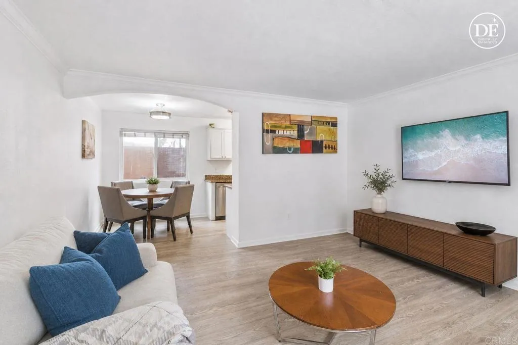 https://cdn.realtyfeed.com/cdn/127/307061552/72dc300de6c062f742b76bc725bc4348.webp