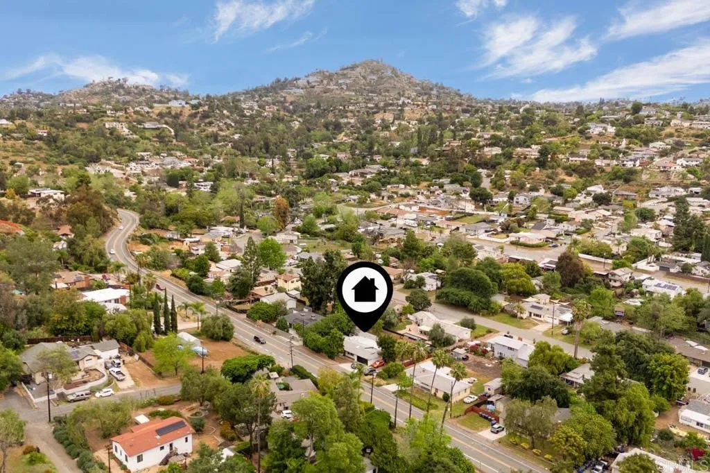 https://cdn.realtyfeed.com/cdn/127/307061581/40a5b673315897d6ea7f7444716d2477.webp