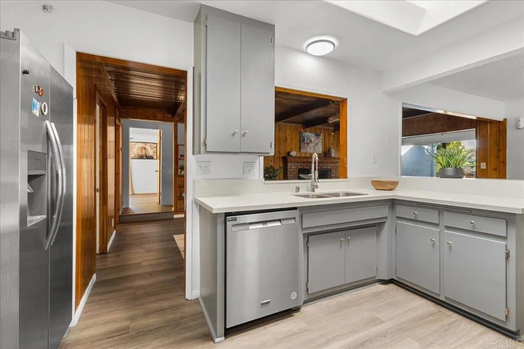 https://cdn.realtyfeed.com/cdn/127/307061581/d5030fbcf77fd8b9d1ab3b661b68bb0c.webp